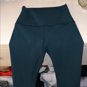 Lululemon Aligns size 4